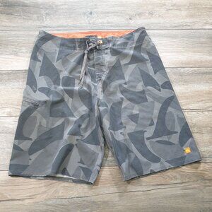 Quiksilver Men Gray Camo Board Shorts Size 36 Drawstring Pocket Swim Beach Surf